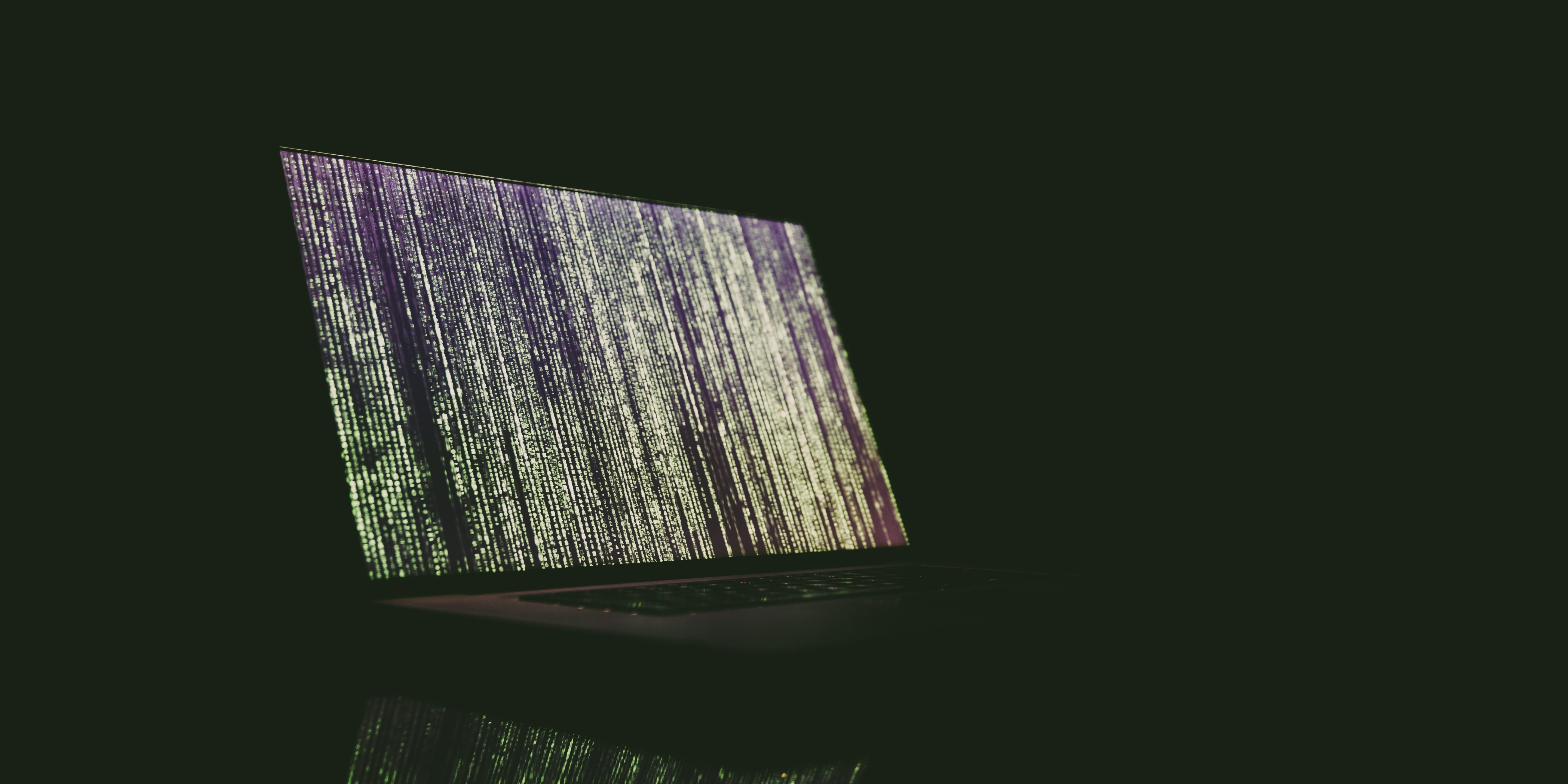 laptop-notebook-computer-mobile-screen-light-794018-pxhere.com